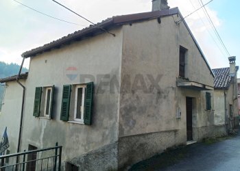 Casa all\'aperto - Casa indipendente Località Panelli
 
28, Mallare - foto 7