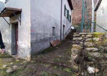 Giardino - Casa indipendente Località Panelli
 
28, Mallare - foto 13