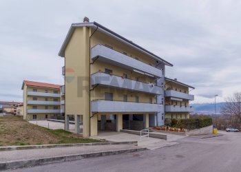 Edificio all\'aperto - Trilocale via aia chiavella
 
snc, L'Aquila - foto 1