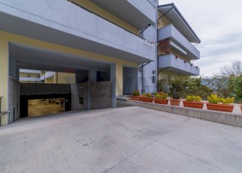 Edificio all\'aperto - Trilocale via aia chiavella
 
snc, L'Aquila - foto 3