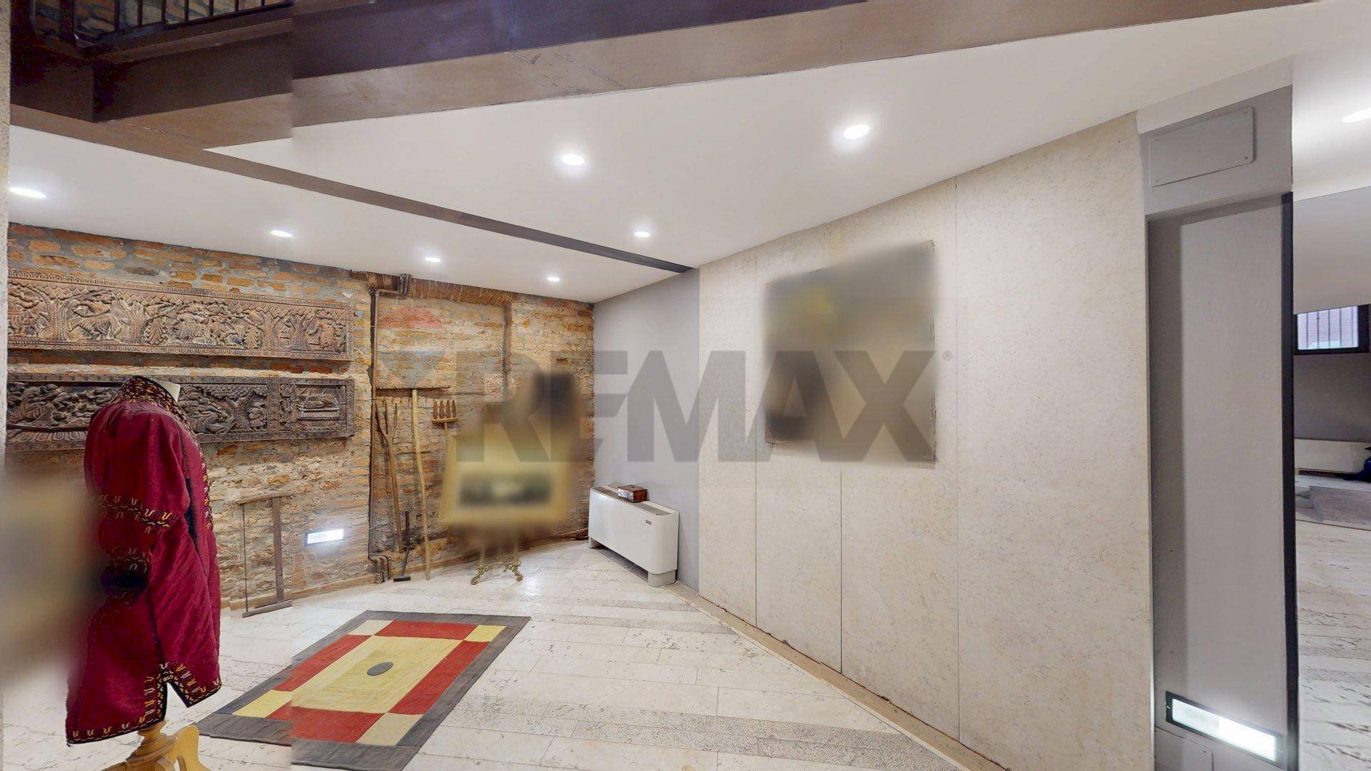 Ricezione / Lobby - Locale Commerciale Via Ragno
 
12, Ferrara - foto 2