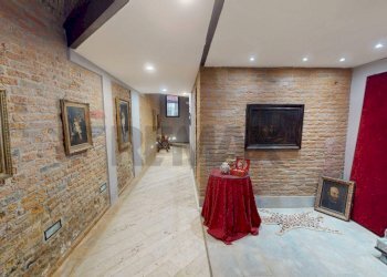 Hall / corridoio - Locale Commerciale Via Ragno
 
12, Ferrara - foto 4