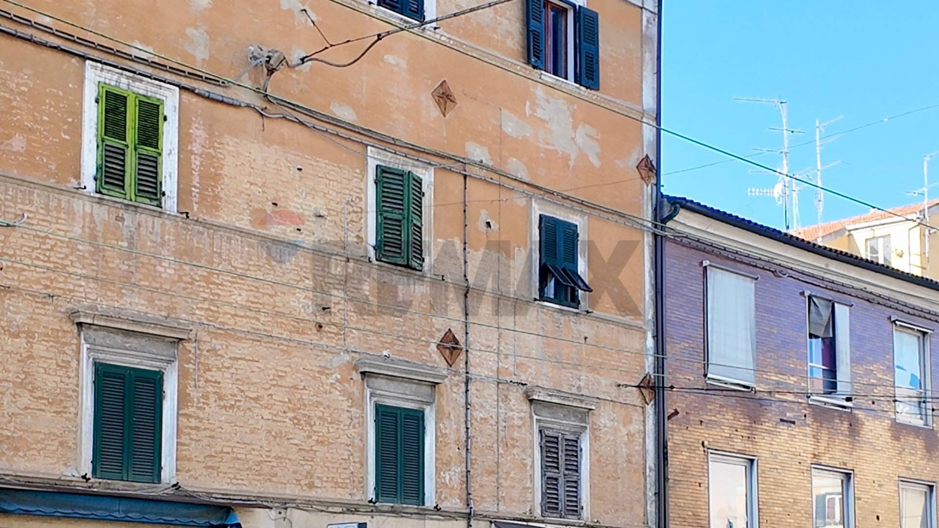 Edificio all\'aperto - Bilocale Viale Cristoforo Colombo
 
18, Ancona - foto 3