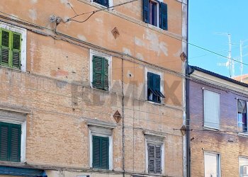 Edificio all\'aperto - Bilocale Viale Cristoforo Colombo
 
18, Ancona - foto 3