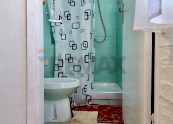 Bagno - Bilocale Viale Cristoforo Colombo
 
18, Ancona - foto 23