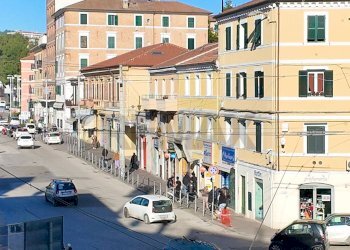 Edificio all\'aperto - Bilocale Viale Cristoforo Colombo
 
18, Ancona - foto 34