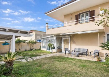 Casa all\'aperto - Casa semi indipendente Via Ulderico De Cesaris
 
34, Fiumicino - foto 1