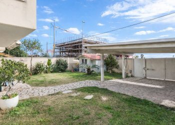 Giardino - Casa semi indipendente Via Ulderico De Cesaris
 
34, Fiumicino - foto 2