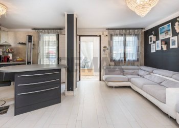 Soggiorno - Casa semi indipendente Via Ulderico De Cesaris
 
34, Fiumicino - foto 7