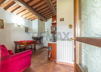 Sala da pranzo - Villa strada provinciale Fibbianello 155
 
0, Semproniano - photo 14