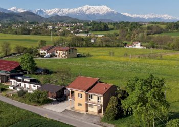 foto con drone - Casa indipendente Strada Vecchia di Pianfei
 
4, Villanova Mondovì - foto 1