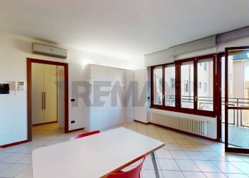 Soggiorno - One-room apartment Via Remo La Valle
 
3, Milano - photo 3
