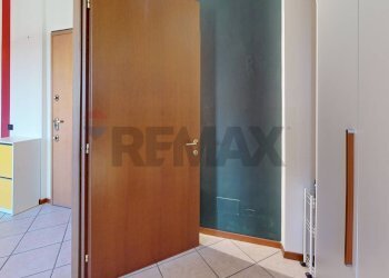 Camera / camera da letto - One-room apartment Via Remo La Valle
 
3, Milano - photo 10