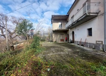 Edificio all\'aperto - Casa indipendente Arpaise - foto 4