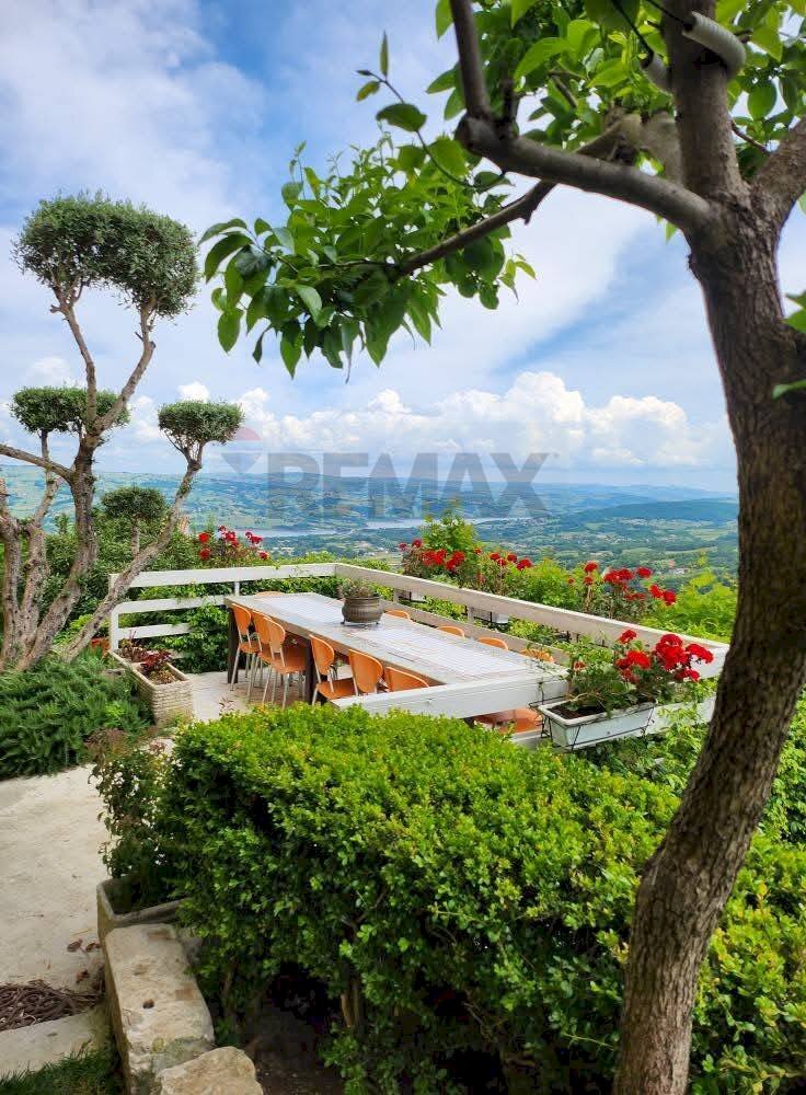 Giardino - Independent house VIA ENRICO SANNIA
 
12, Morcone - photo 1