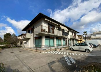 Edificio all\'aperto - Office Via Trento
 
1, Gorla Minore - photo 1