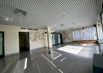 Sala pubblico - Office Via Trento
 
1, Gorla Minore - photo 4