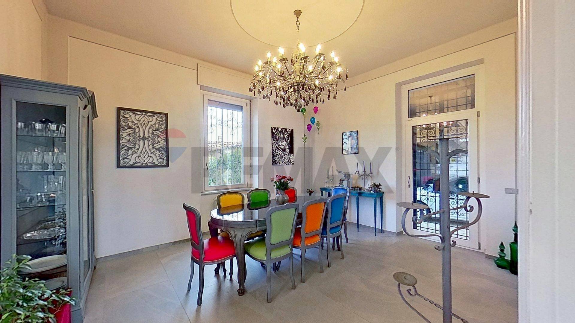 Sala da pranzo - Villa VIA GRAMSCI
 
1, Biandronno - photo 1