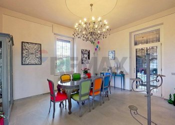 Sala da pranzo - Villa VIA GRAMSCI
 
1, Biandronno - foto 9