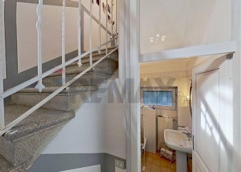 Scale - Villa VIA GRAMSCI
 
1, Biandronno - foto 23