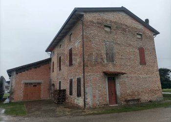 Casa all\'aperto - Casa indipendente frazione roncole verdi
 
23, Busseto - foto 1