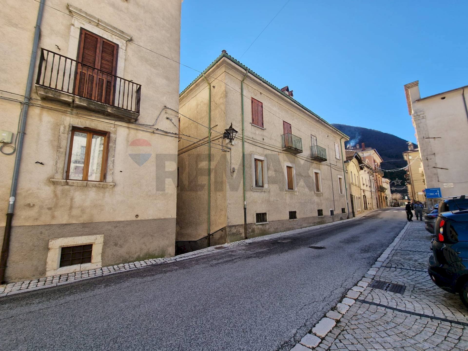 Edificio all\'aperto - Bilocale Via Benedetto Virgilio
 
28, Villetta Barrea - foto 1