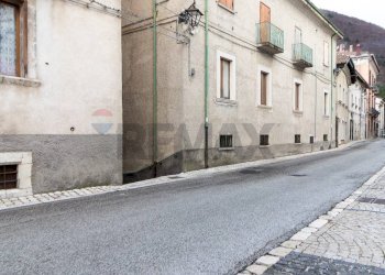 Edificio all\'aperto - Bilocale Via Benedetto Virgilio
 
28, Villetta Barrea - foto 2