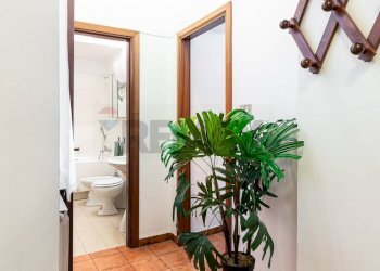 Hall / corridoio - Bilocale Via Benedetto Virgilio
 
28, Villetta Barrea - foto 30