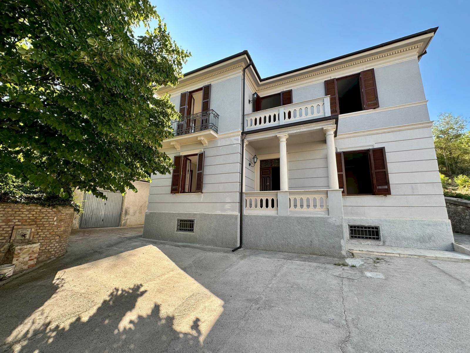 Foto 1 - Villa Via Serafino Rinaldi
 
25, Pescina - photo 1