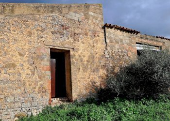 Facciata principale - Rustic contrada mondoletto
 
s/n, Collesano - photo 17