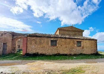 Facciata principale - Rustic contrada Mondoletto
 
s/n, Collesano - photo 2