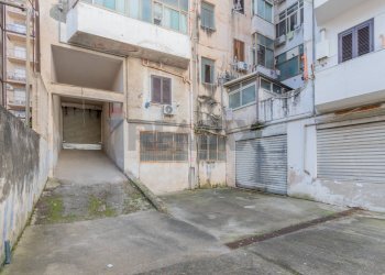 Edificio all\'aperto - Locale Commerciale Via Bergamo
 
8, Palermo - foto 9