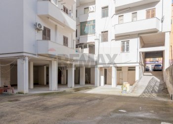 Edificio all\'aperto - Locale Commerciale Via Bergamo
 
8, Palermo - foto 10