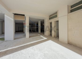 Edificio all\'aperto - Locale Commerciale Via Bergamo
 
8, Palermo - foto 25