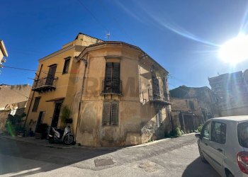 Edificio all\'aperto - Rustic Via Federico Ferrari Orsi
 
71, Palermo - photo 1