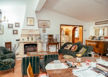 Soggiorno - Villa Via Di Santa Maria Di Galeria
 
504, Roma - foto 3