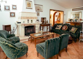 Soggiorno - Villa Via Di Santa Maria Di Galeria
 
504, Roma - foto 7