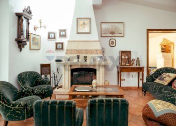 Soggiorno - Villa Via Di Santa Maria Di Galeria
 
504, Roma - foto 9