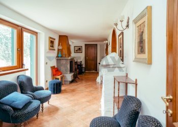 Soggiorno - Villa Via Di Santa Maria Di Galeria
 
504, Roma - foto 33