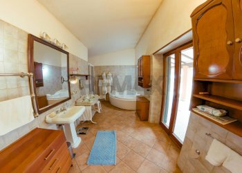 Bagno - Villa Via Di Santa Maria Di Galeria
 
504, Roma - foto 45