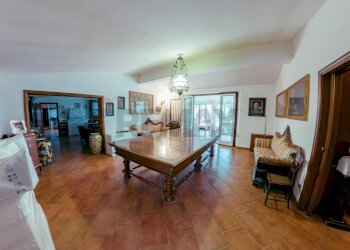 Sala da pranzo - Villa Via Di Santa Maria Di Galeria
 
504, Roma - foto 64