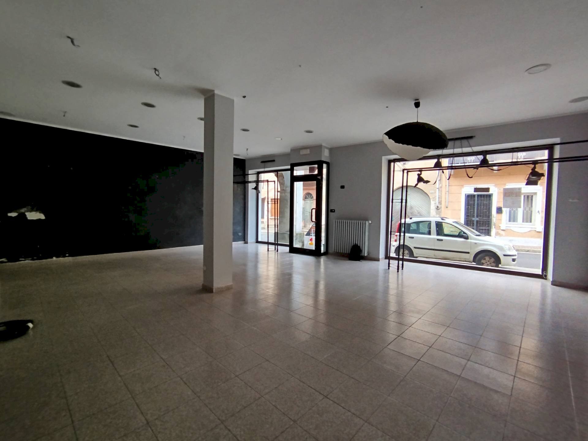 Foto 1 - Commercial Premises VIA UMBERTO I
 
69, Foglizzo - photo 1