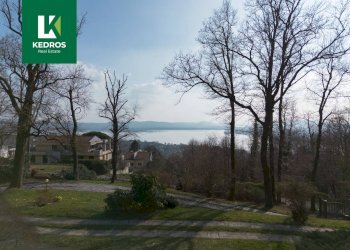 Foto 1 - Villa Via Sassello
 
12, Comerio - photo 1