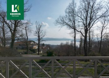 Foto 3 - Villa Via Sassello
 
12, Comerio - photo 3