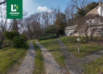 Foto 22 - Villa Via Sassello
 
12, Comerio - photo 22