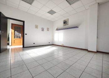 Foto 3 - Locale Commerciale Via Piave
36, Collegno - foto 3