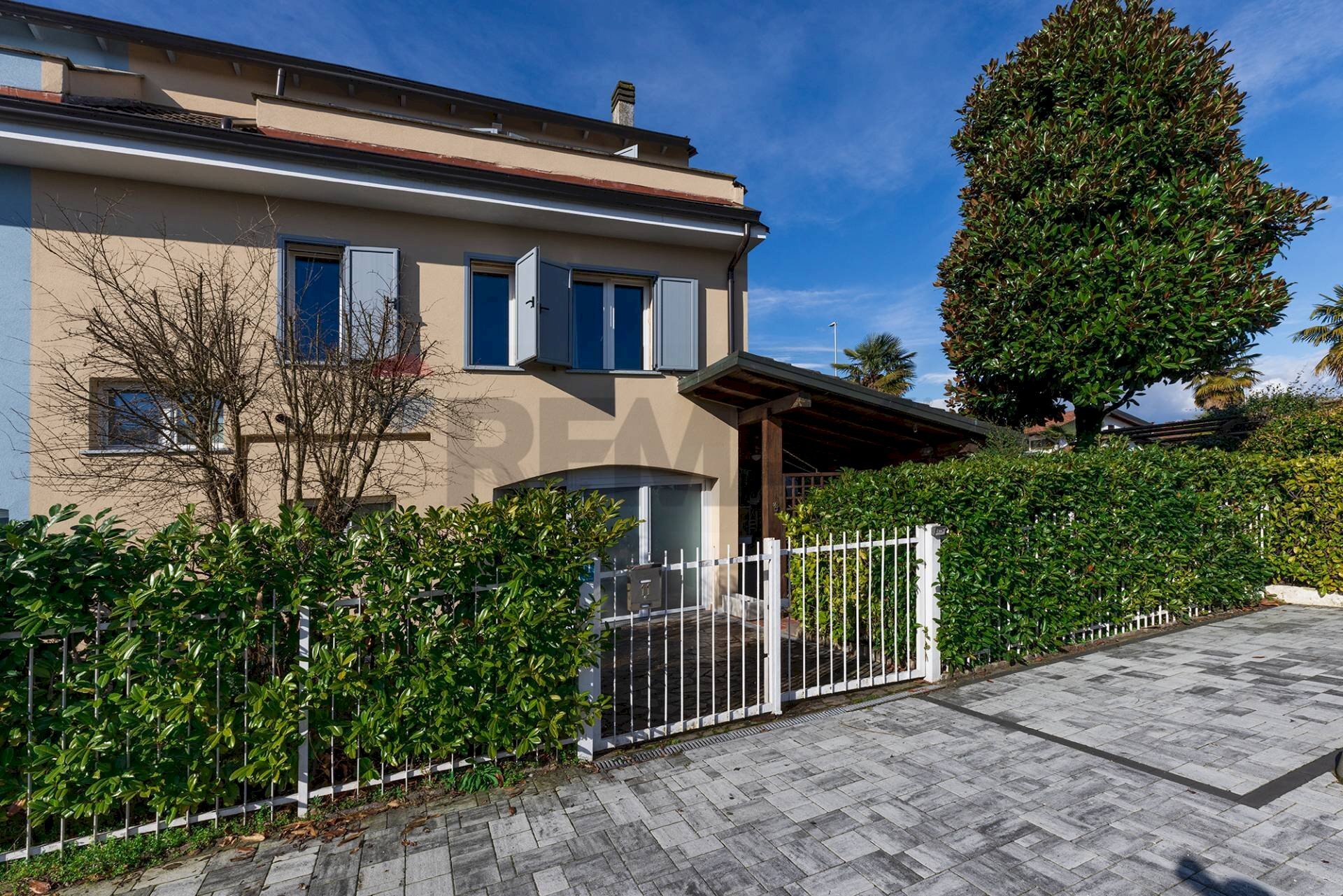 Casa all\'aperto - Casa semi indipendente Via delle Gardenie
11, Castelletto Sopra Ticino - foto 2