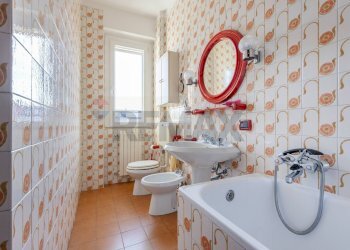 Bagno - Casa semi indipendente Via delle Gardenie
11, Castelletto Sopra Ticino - foto 16