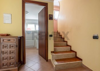 Scale - Casa semi indipendente Via delle Gardenie
11, Castelletto Sopra Ticino - foto 21