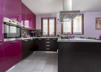 Cucina - Trilocale Via Abruzzo
 
4, Castano Primo - foto 4